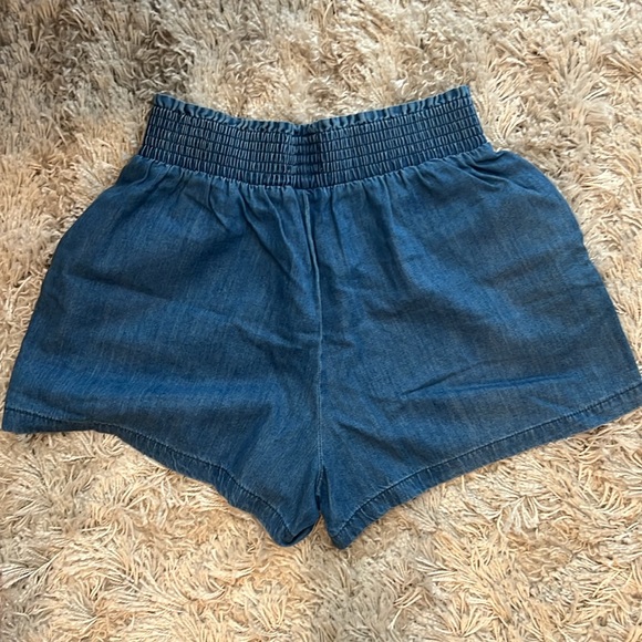 Universal Thread Chambray Shorts - Picture 6 of 6